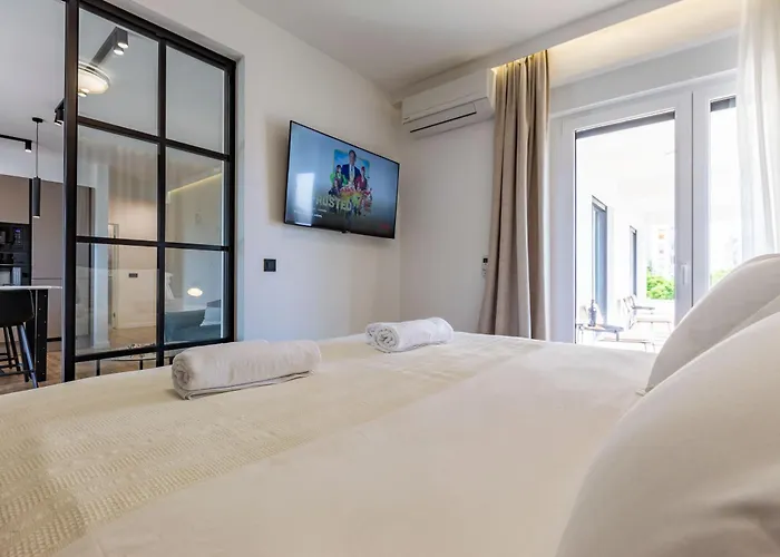 Moonlight And Sea Depth Apartments