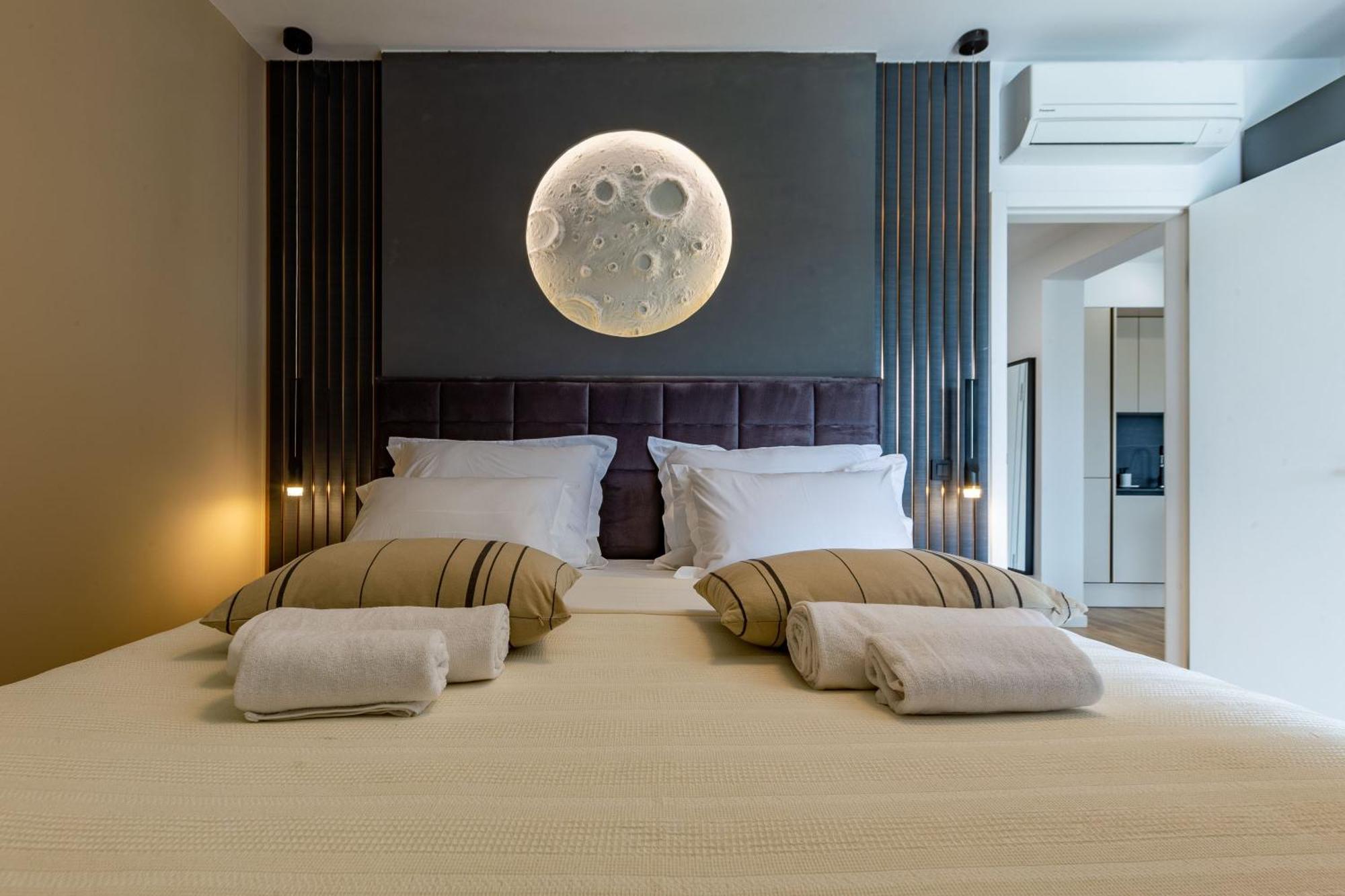 Apartment Moonlight And Sea Depth *